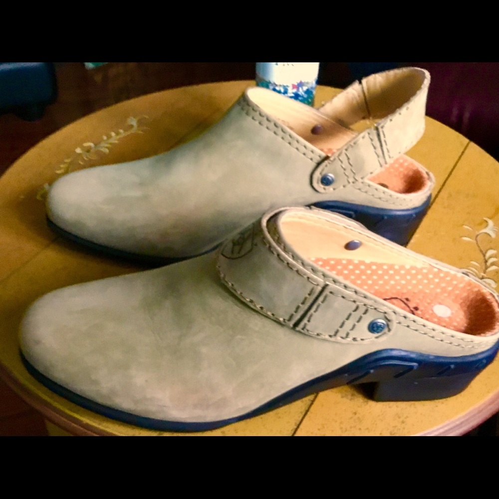 Ariat sports mule shoe